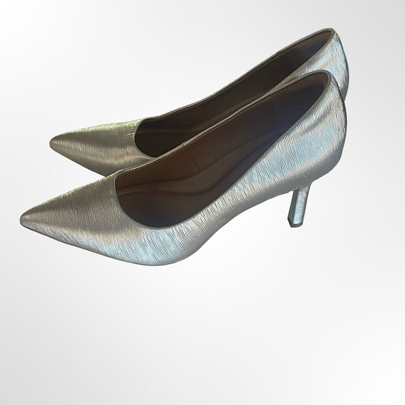 Nordstrom Metallic Silver Pointed-Toe Kitten Heel Pumps in 9 - Picture 3 of 8